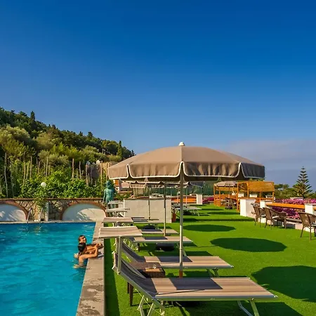 Отель Il Girasole 3*