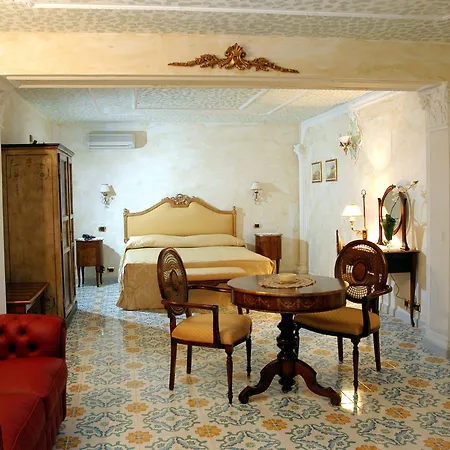 Отель Il Girasole 3*