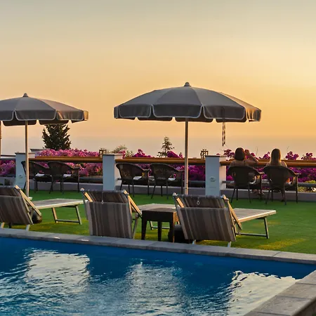 Отель Il Girasole 3*