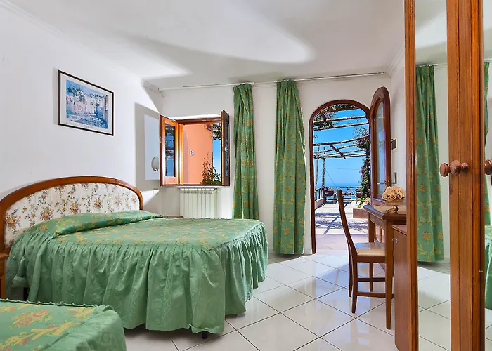 Hotell Il Girasole 3*