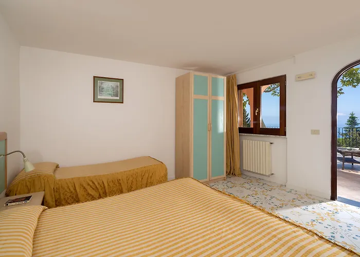 Il Girasole Hotell 3*