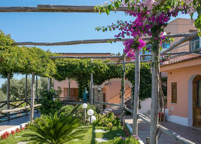 Il Girasole Hotell 3*