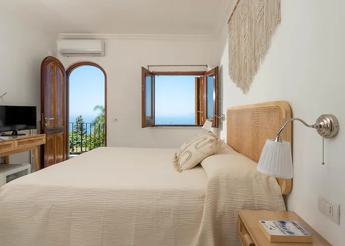 Il Girasole Hotell 3*