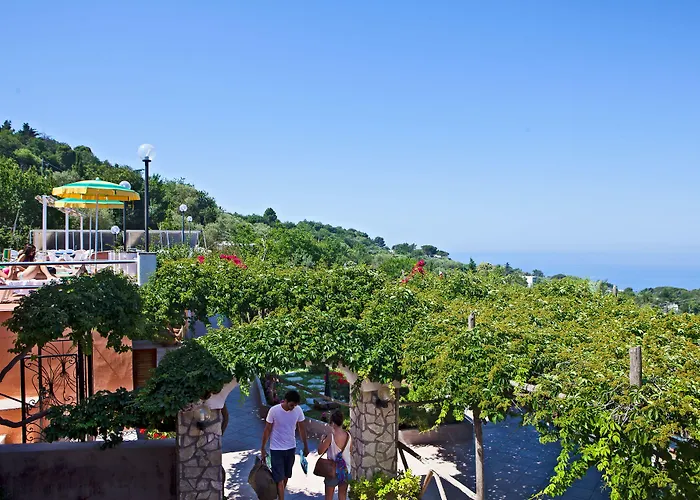 Il Girasole Hotell 3*