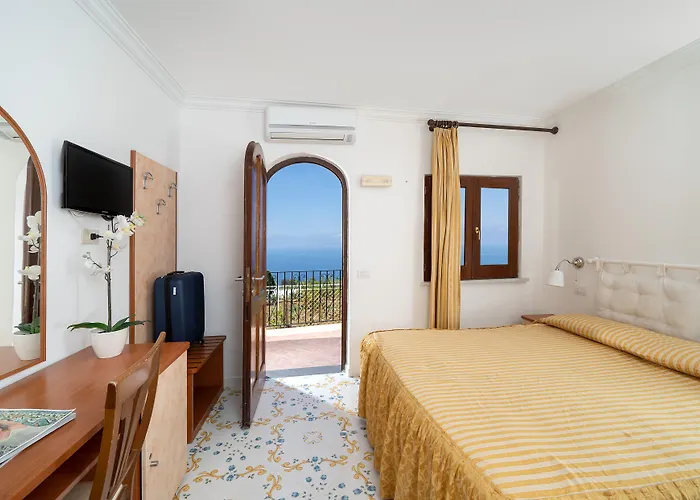 Il Girasole Hotell 3*